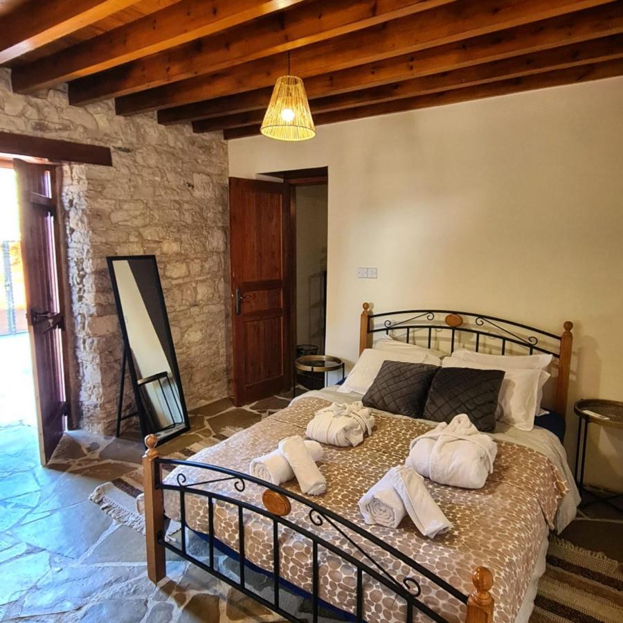 The Stonehouse Suites With Private Bath Spas リマソール エクステリア 写真