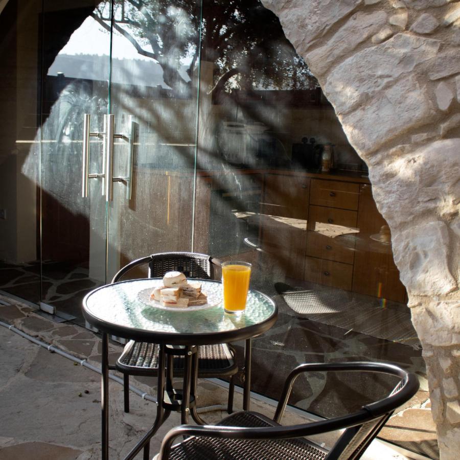 The Stonehouse Suites With Private Bath Spas リマソール エクステリア 写真