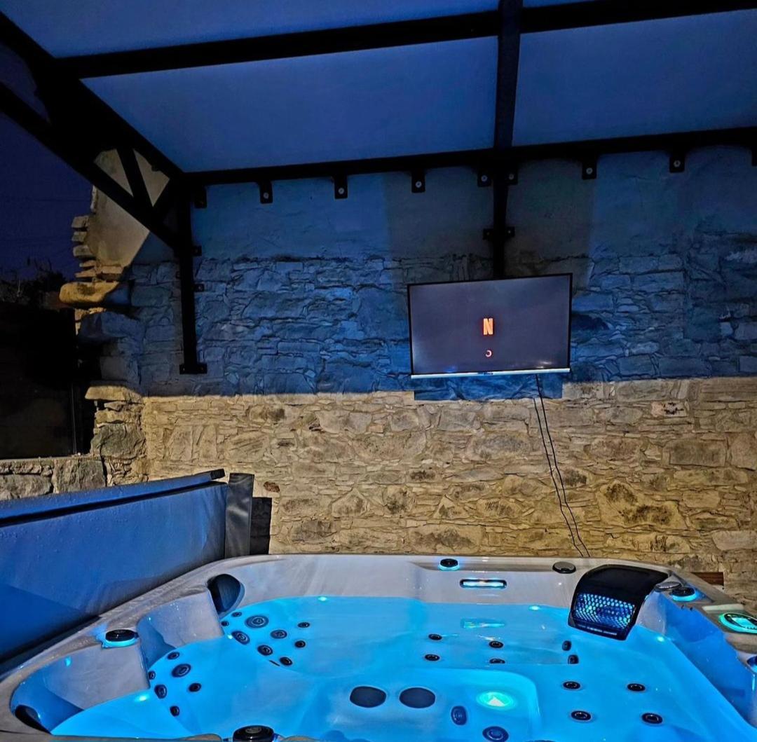 The Stonehouse Suites With Private Bath Spas リマソール エクステリア 写真