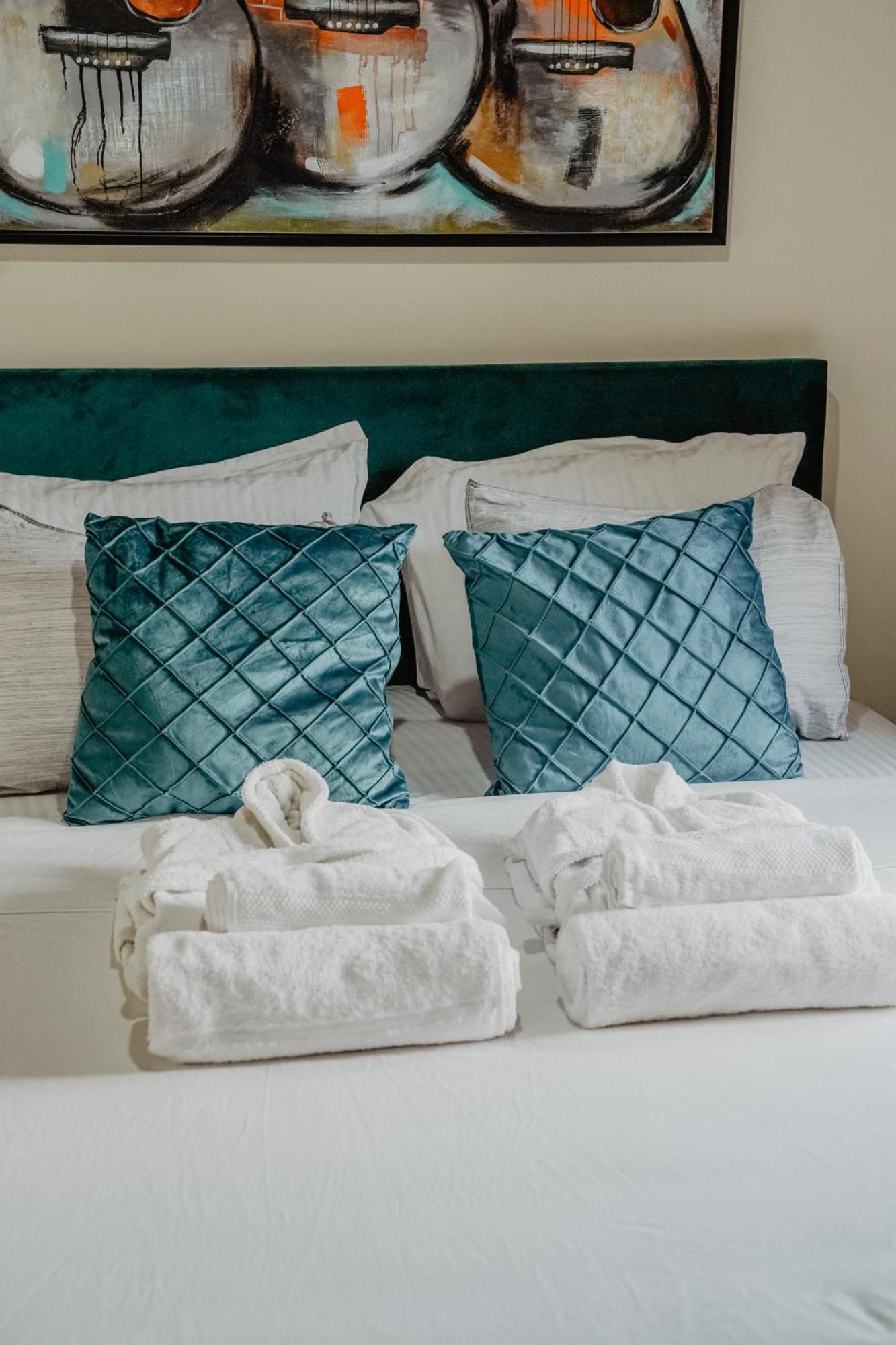 The Stonehouse Suites With Private Bath Spas リマソール エクステリア 写真
