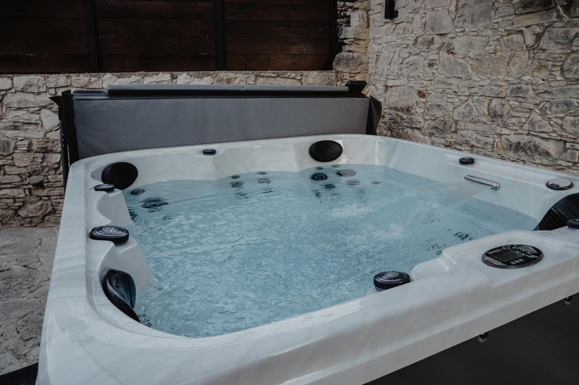 The Stonehouse Suites With Private Bath Spas リマソール エクステリア 写真