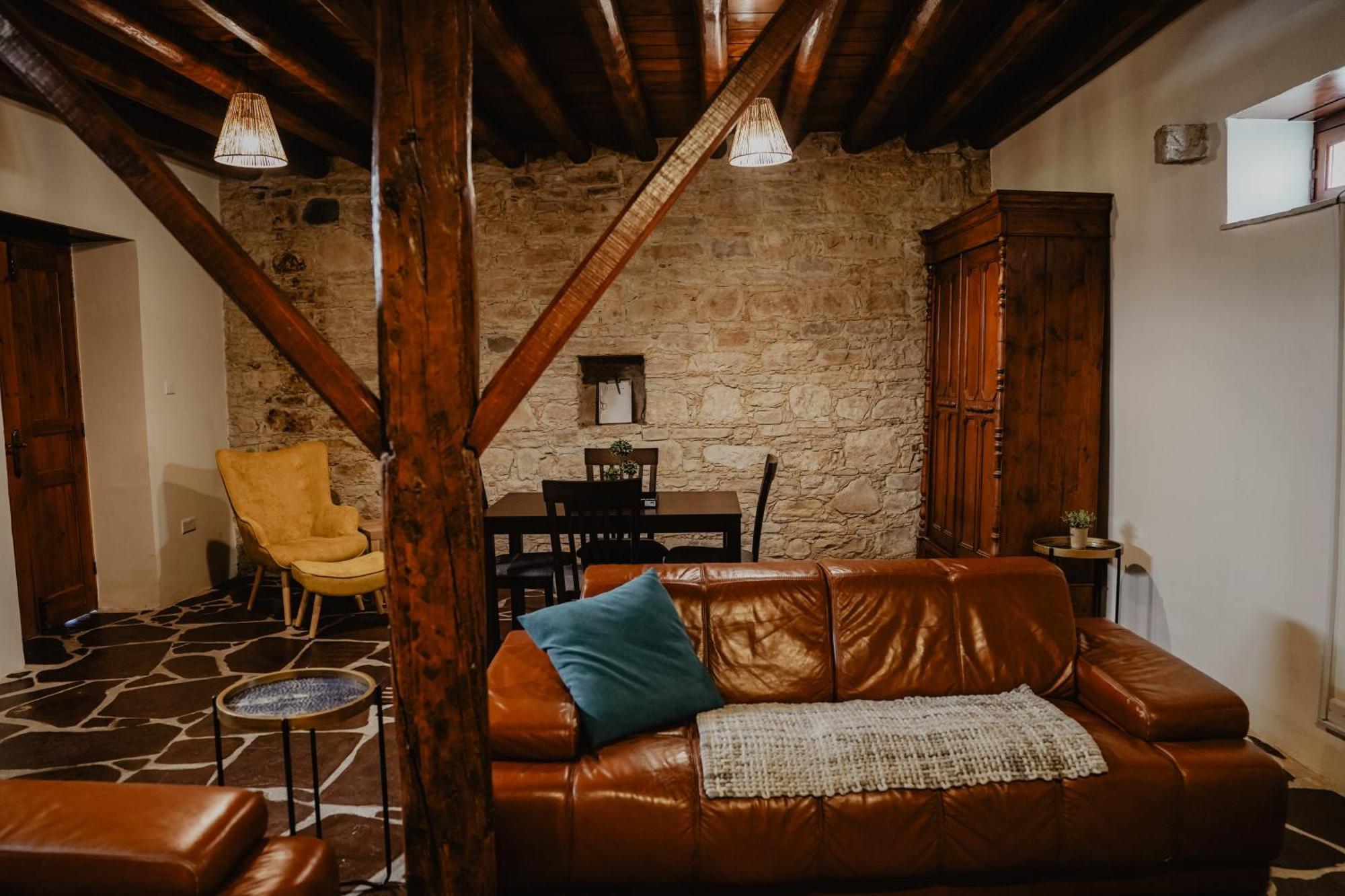 The Stonehouse Suites With Private Bath Spas リマソール エクステリア 写真
