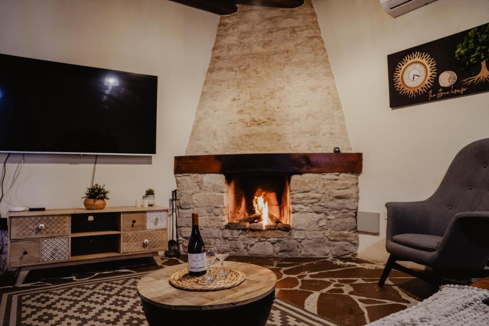 The Stonehouse Suites With Private Bath Spas リマソール エクステリア 写真