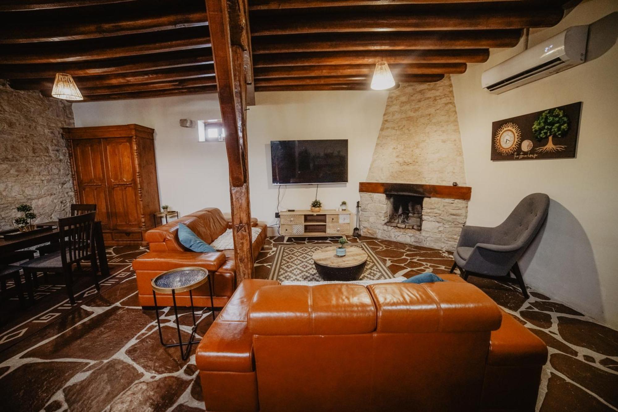 The Stonehouse Suites With Private Bath Spas リマソール エクステリア 写真