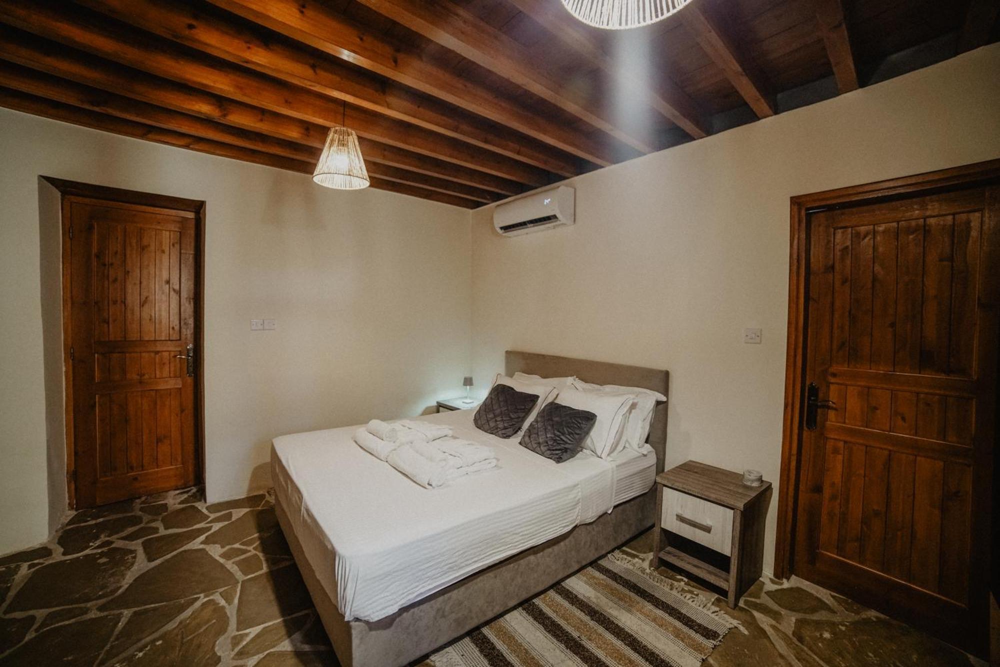 The Stonehouse Suites With Private Bath Spas リマソール 部屋 写真